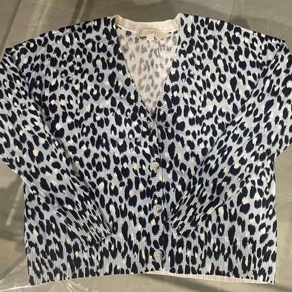 LOFT Cardigan Size XS Multicolor Animal Print Long Sleeve ButtonDown Pure Cotton - Picture 1 of 6